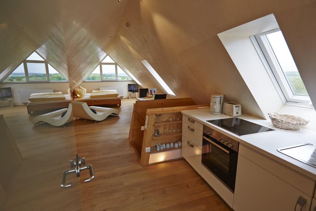 Urlaubsreiterhof Trunk Apartment Igersheim Room photo
