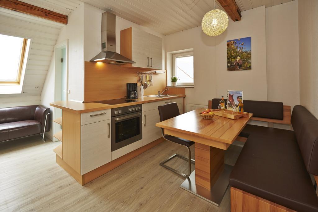 Urlaubsreiterhof Trunk Apartment Igersheim Room photo