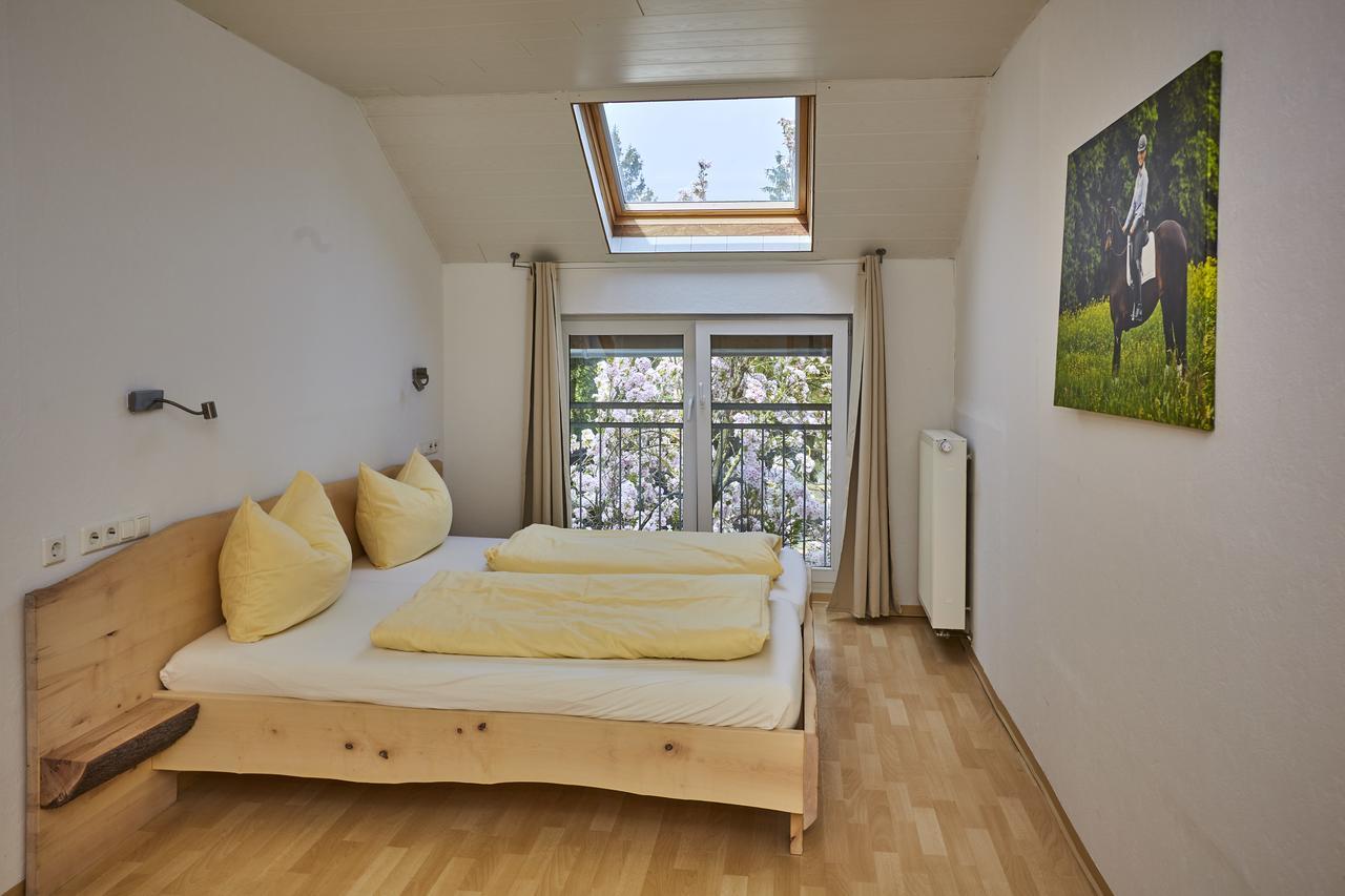 Urlaubsreiterhof Trunk Apartment Igersheim Exterior photo